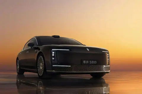 时代旗舰尊界S800上市，沃尔沃S90一口价30万，老板们又添新驾座