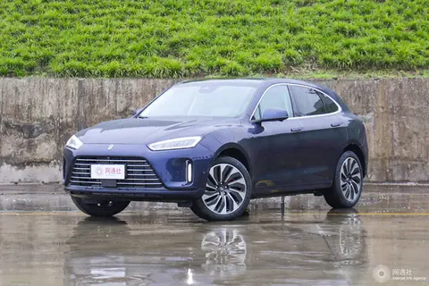 问界全系迎新年OTA升级：新增驾驶员失能辅助等40余项功能